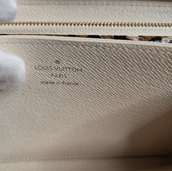 Louis Vuitton WILD AT HEART Large Zippy Wallet - Picture 2 of 16